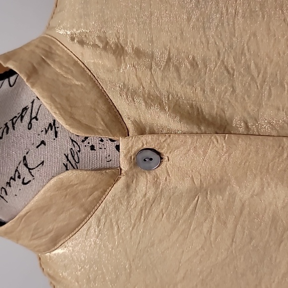 Elegant Vintage Shiny Lightweight Blouse - Picture 2 of 14